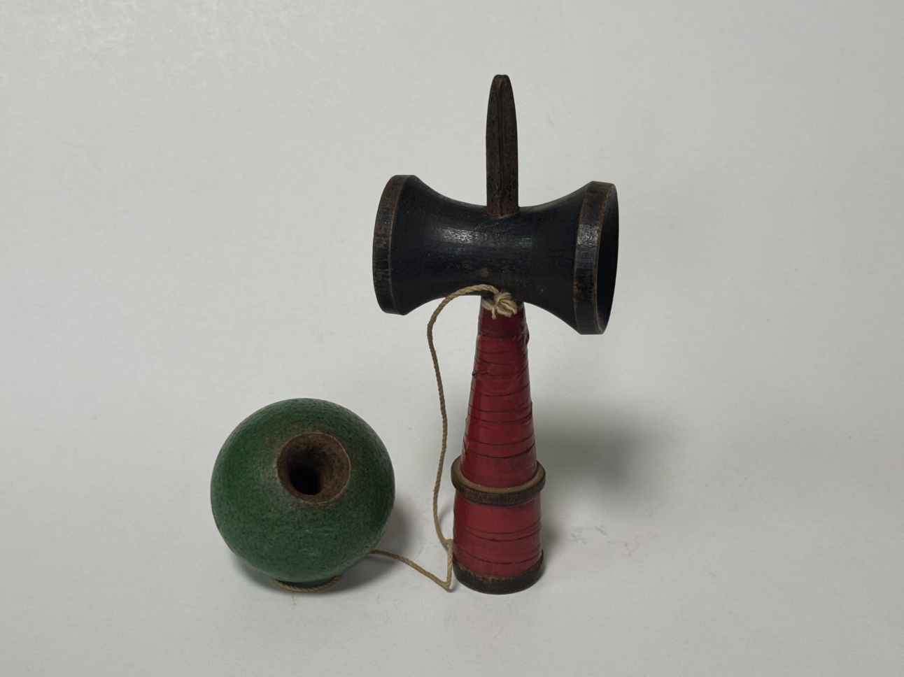 ボロボロになるまで使われたけん玉